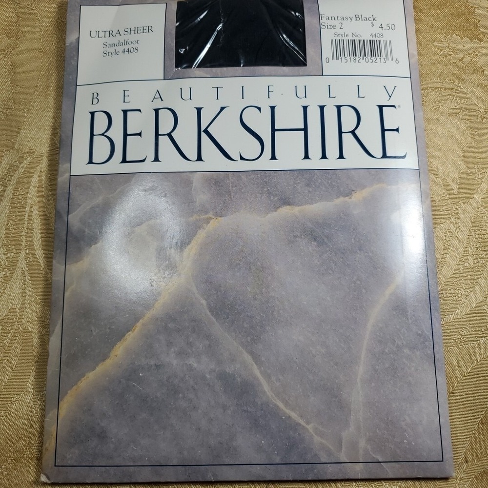 Berkshire Size 2 Pantyhose Women Black Ultra Sheer Sandalfoot Vintage 4408 NIP
